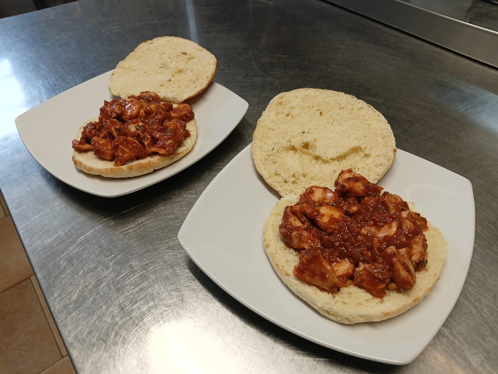 Panino al polpo, specialità della casa