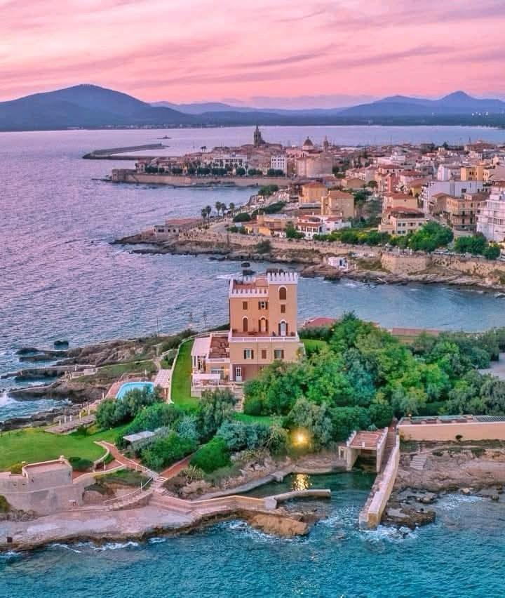 Tramonto rosa sui bastioni di Alghero