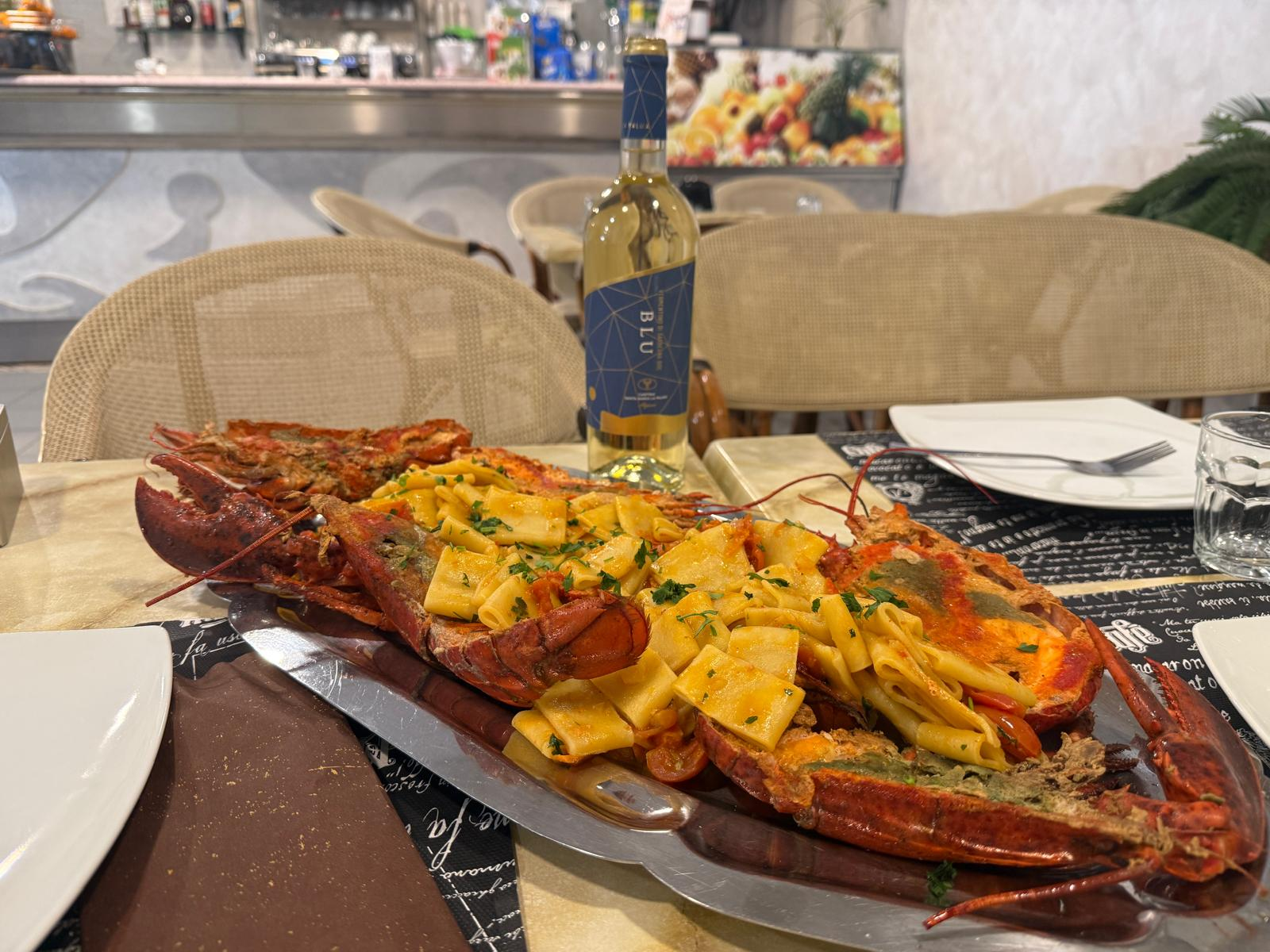 Astice e vino bianco di Sardegna